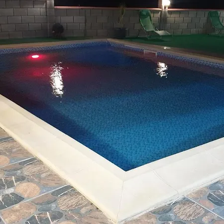 евита - град Holiday home