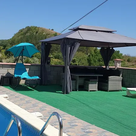 евита - град Holiday home *